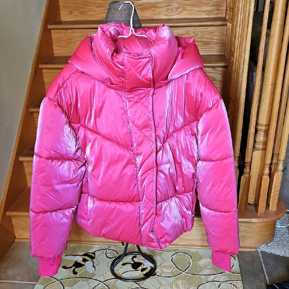 GAP Women's Vibrant Pink Puffer Jacket